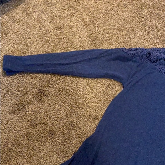 Navy blue top - XS, lace on top and 3/4 sleeve - Picture 2 of 4